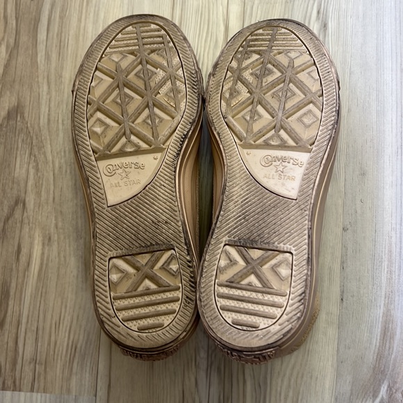 Converse High Top Chuck Taylor Sneakers - Women’s Size 6 - Tan Color - Picture 4 of 5